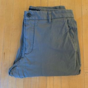 Everlane Slim Fit Uniform Chinos